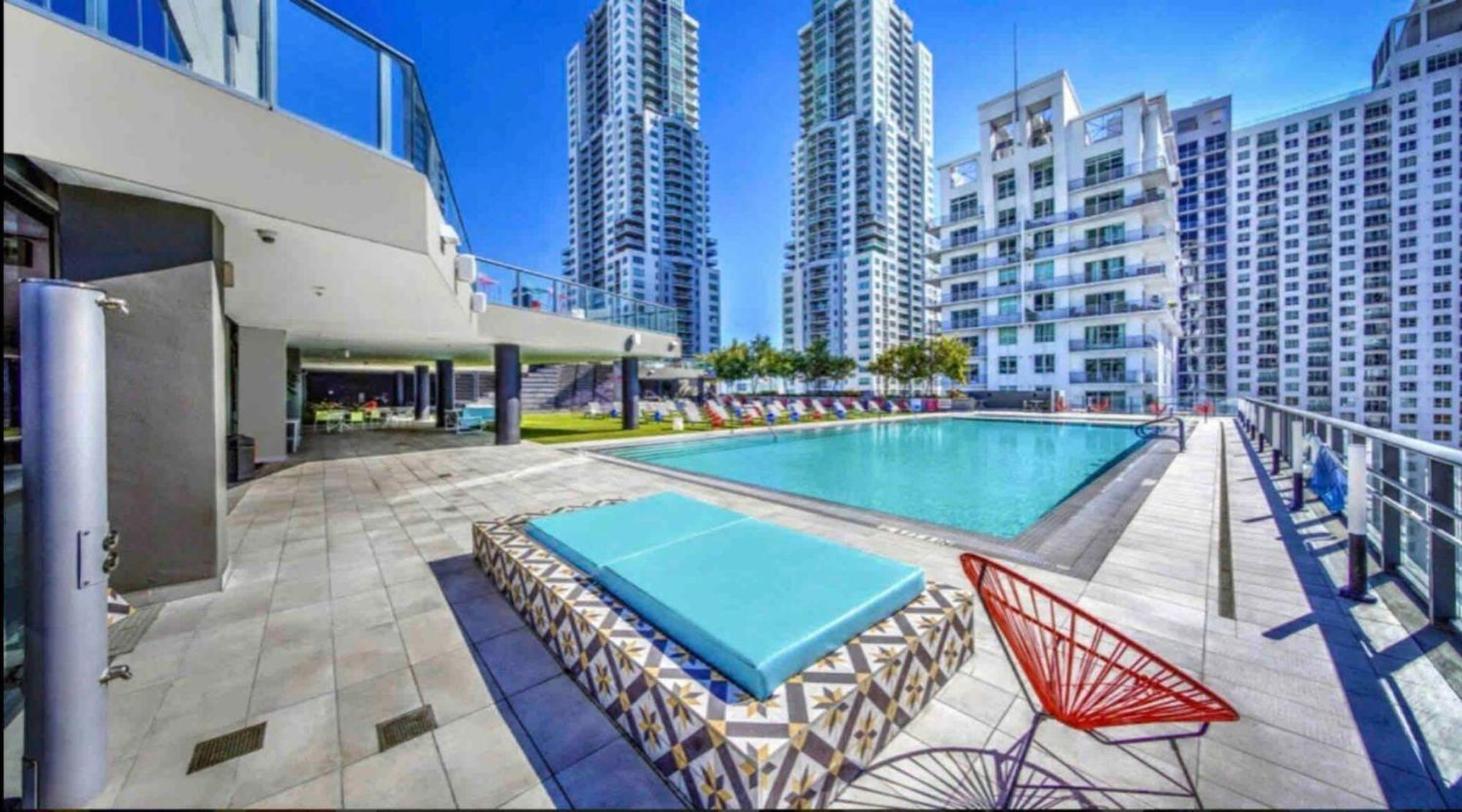 Beautiful Downtown Ocean View. Apartment Маями Екстериор снимка